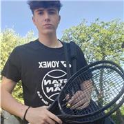 Tennista agonistico con 10 anni di esperienza propone delle lezioni di tennis private